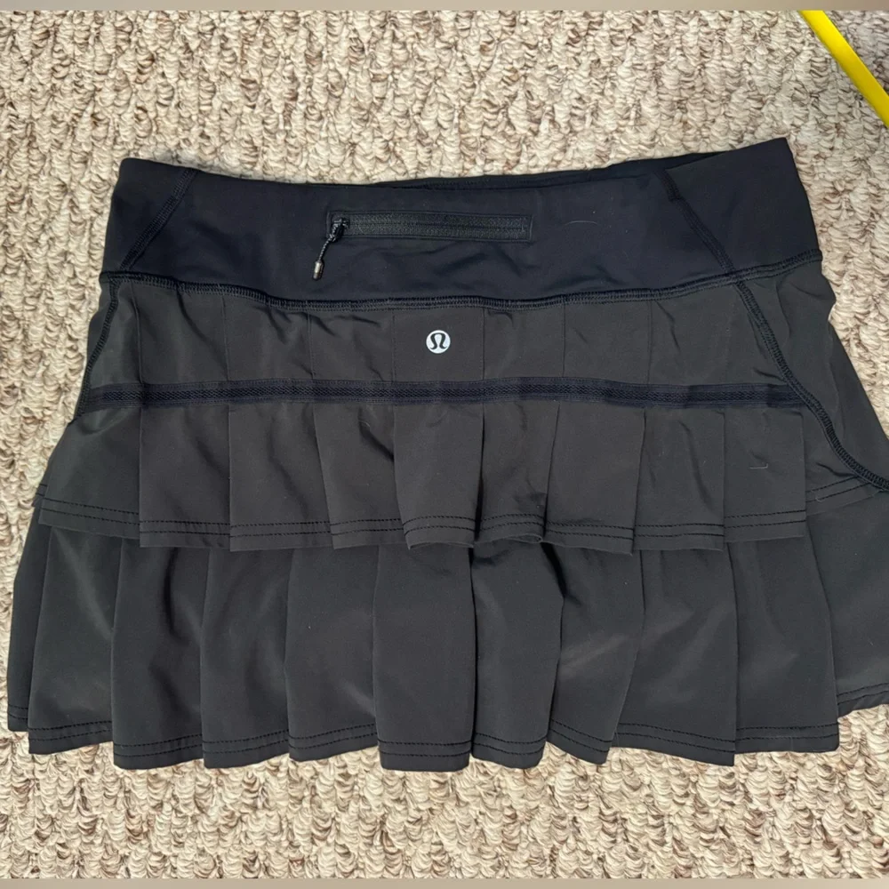 EUC Lululemon Pace Setter Skirt - Black - 6 - Picture 9 of 13